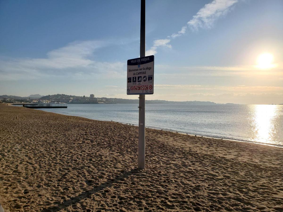 Port Frejus Est, Le Capitole, Studio 27M2, Vue Mer Exteriör bild